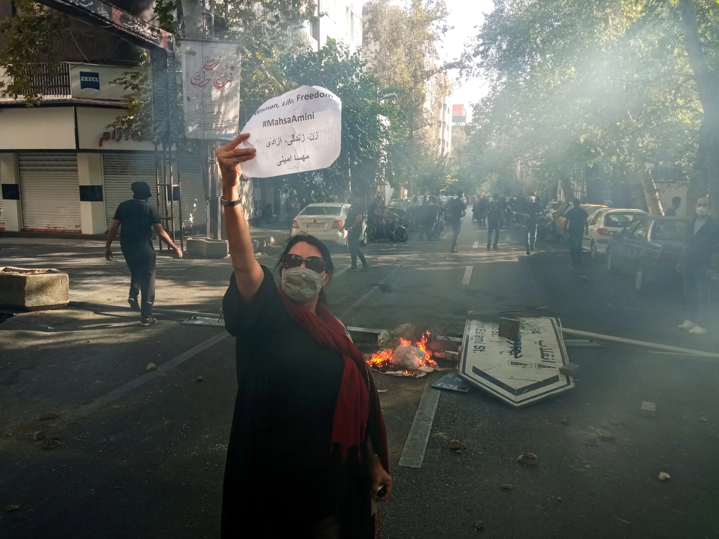 You are currently viewing جبهه‌ی واحد و دموکراسی‌خواهی در گفتگو با مراد فرهادپور